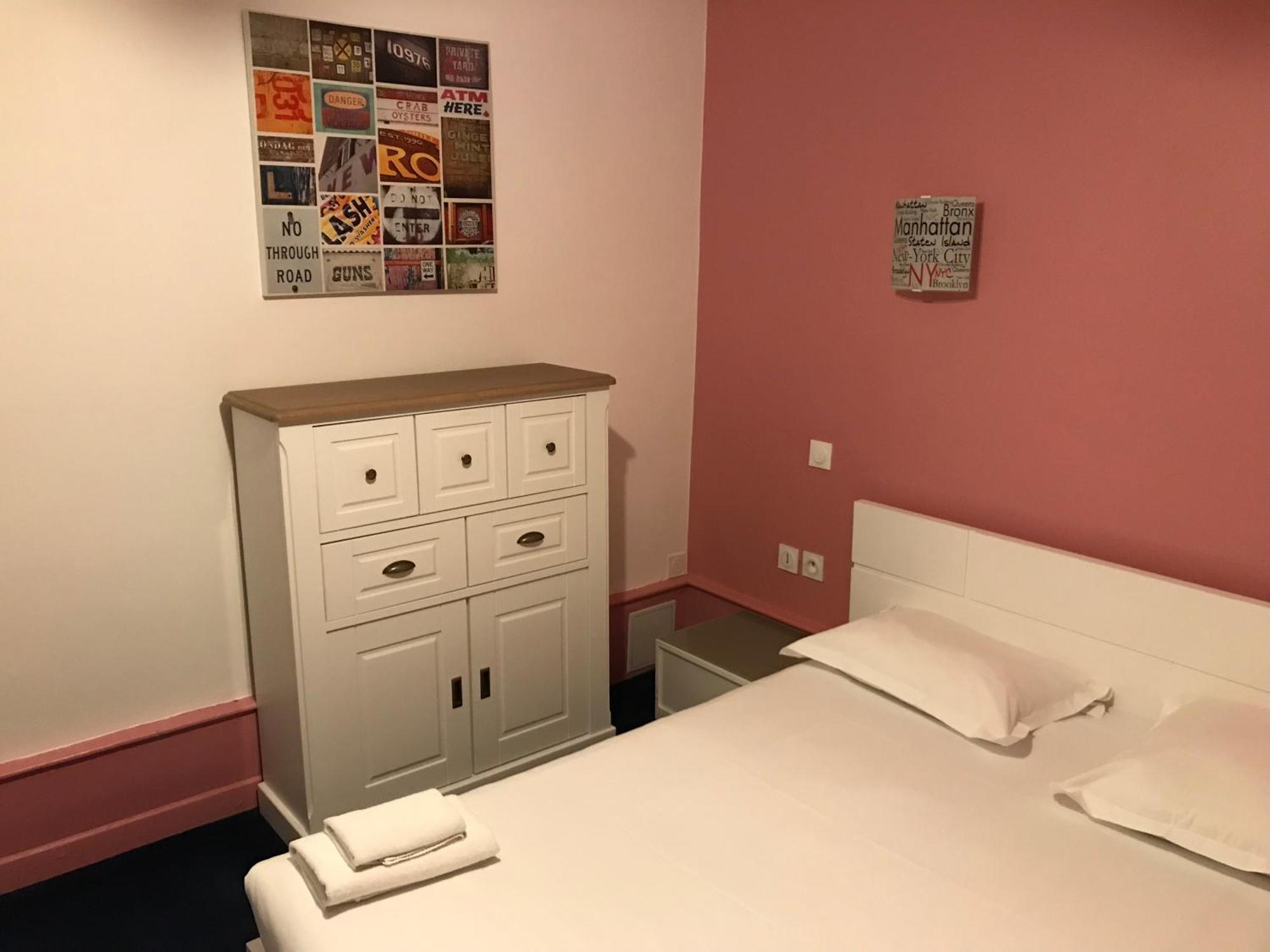 Hotel Couleurs Sud Centre-ville Gare 3*
